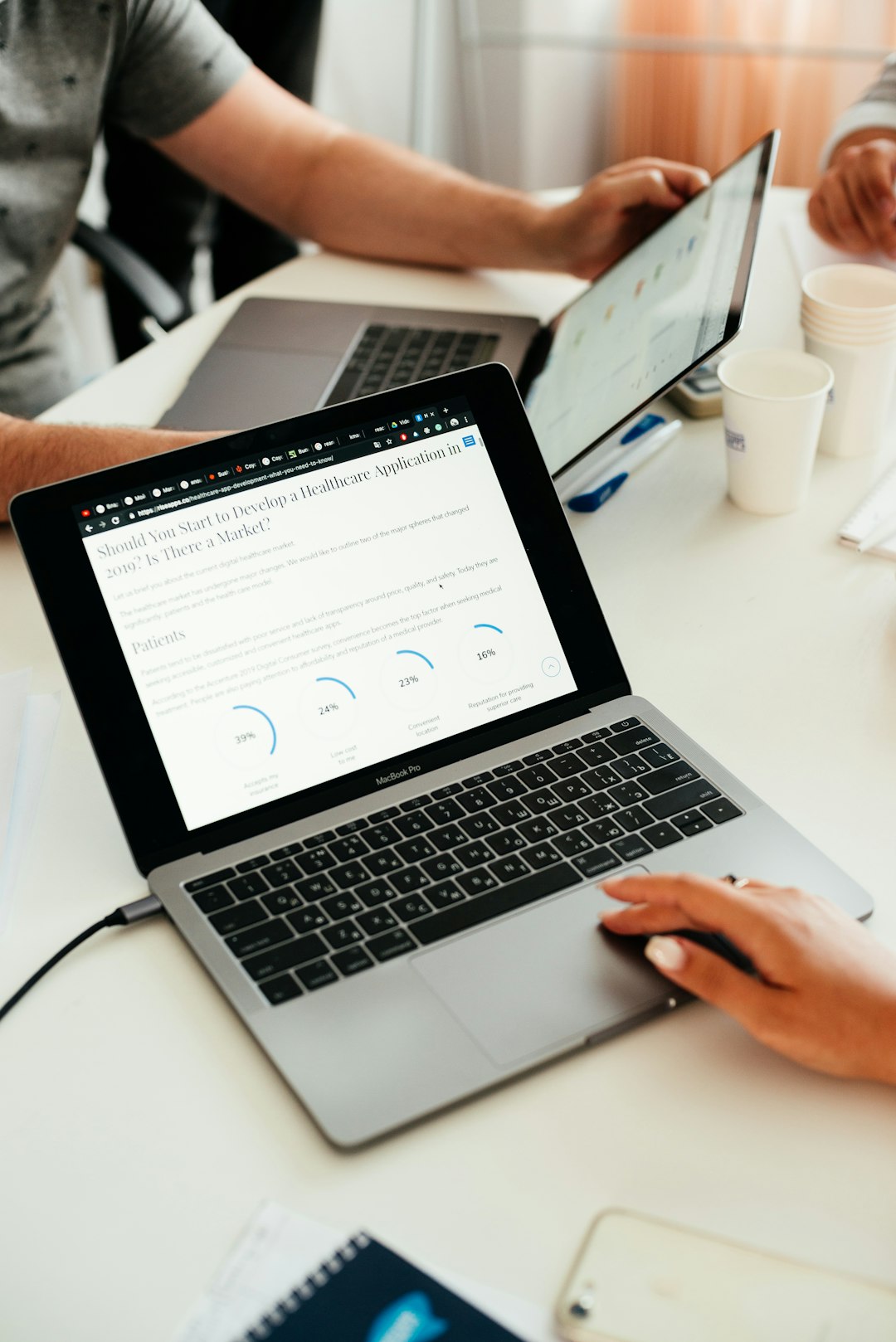 contact-img Making web applications with MacBooks